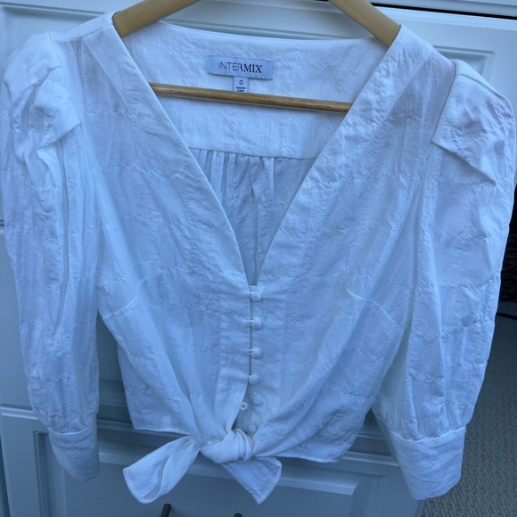 Intermix brand cropped shirt. Size 0 - Picture 3 of 3